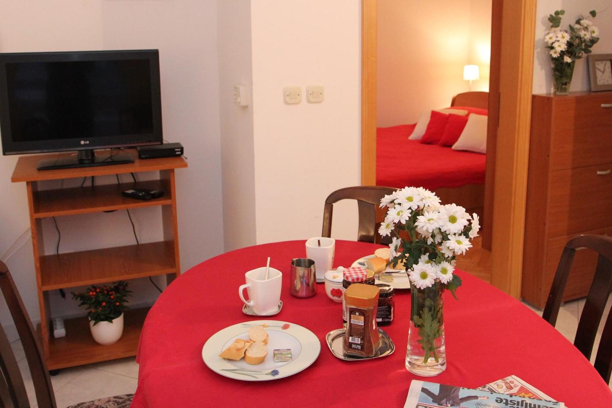 Villa Stella โตรกีร์ ภายนอก รูปภาพ